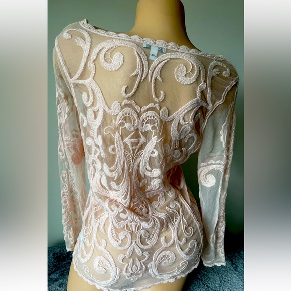 🌸EXPRESS🌸 EMBROIDERED FLORAL LACE MEASH LONG SLEEVE PULLOVER TUNIC TOP NWOT🩰 - Picture 9 of 16